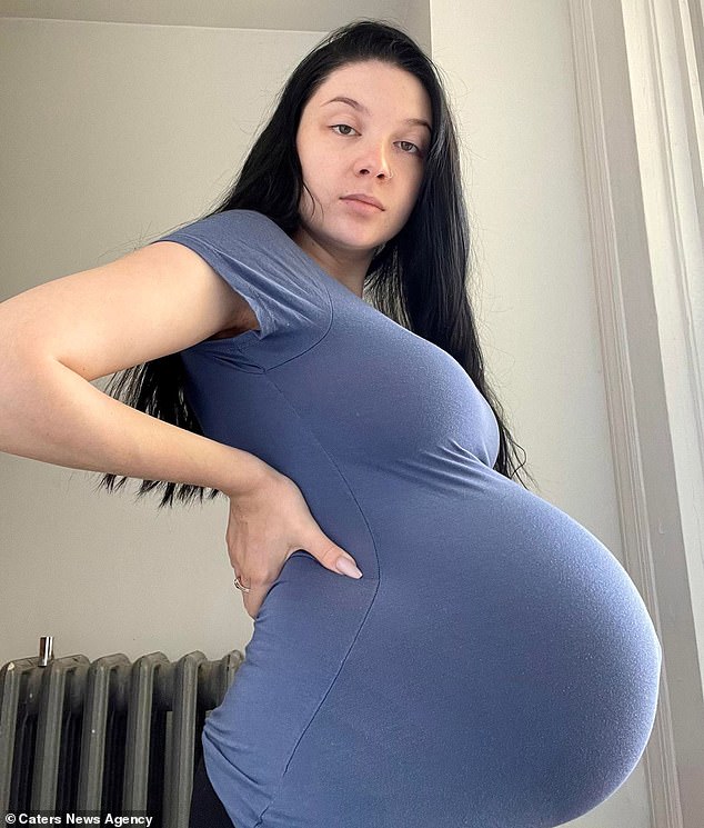 Savannah (shown during her first surrogacy) noted that the look on the parent's face when they saw their child for the first time was all worth it