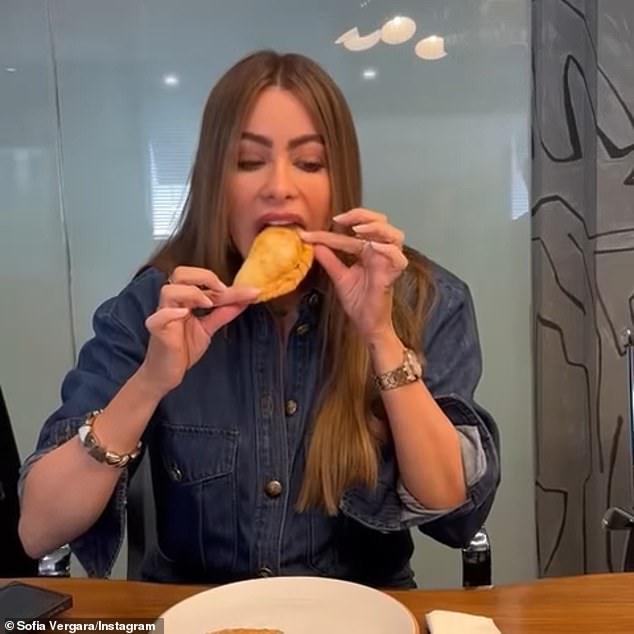 She loves her job: “No lo parece pero estoy trabajando,” she began her caption in Spanish, which Google translates as: “It doesn't look like it, but I'm working”