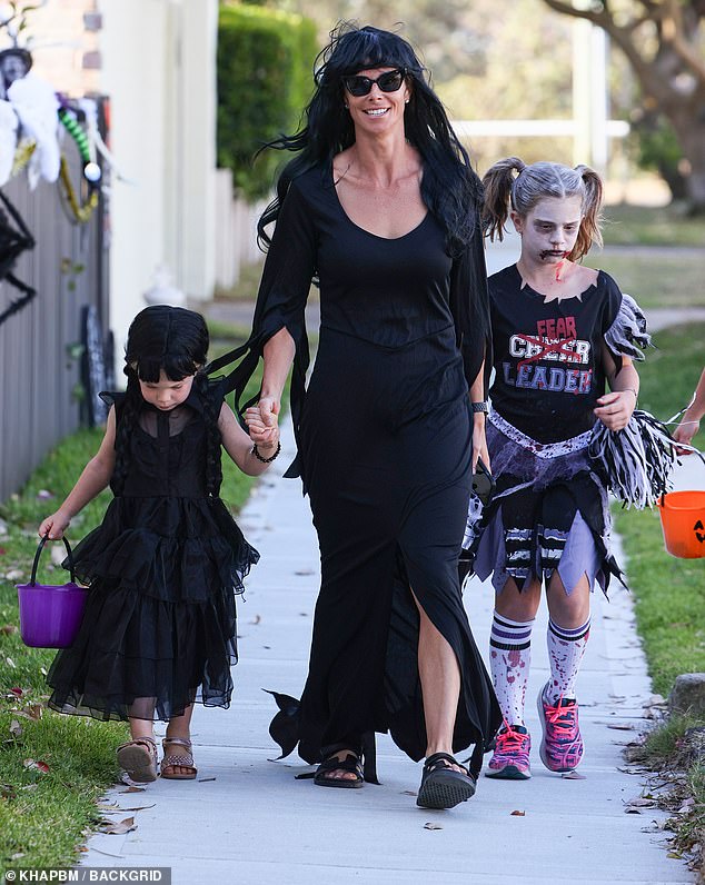 Her daughters tried harder, with Ivy seemingly taking inspiration from Margot Robbie and dressing up as Harley Quinn