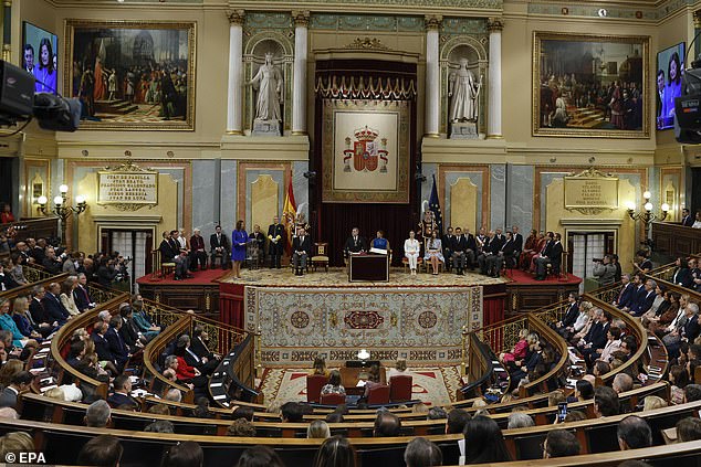 In the photo: inside the House of Representatives in Madrid, where the swearing-in ceremony will take place this morning