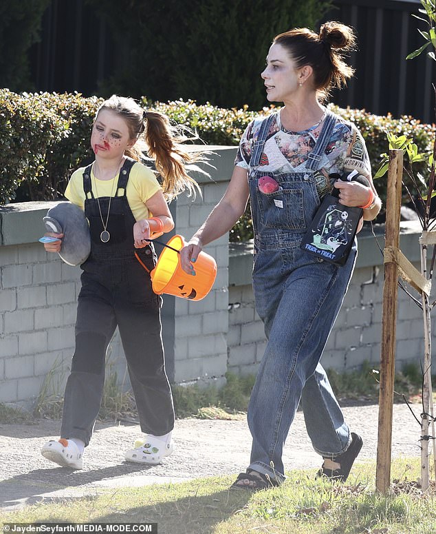 The former Home and Away star headed out for Halloween to do some trick-or-treating in the Sydney suburbs