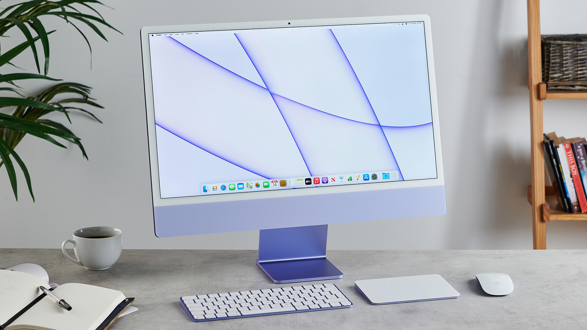 Apple iMac 24 inch M1 (2021) in blue on a desk