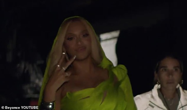 Peace: The trailer opens with a shot of Beyoncé arriving at one of her tour locations and flashing a peace sign to the cameras