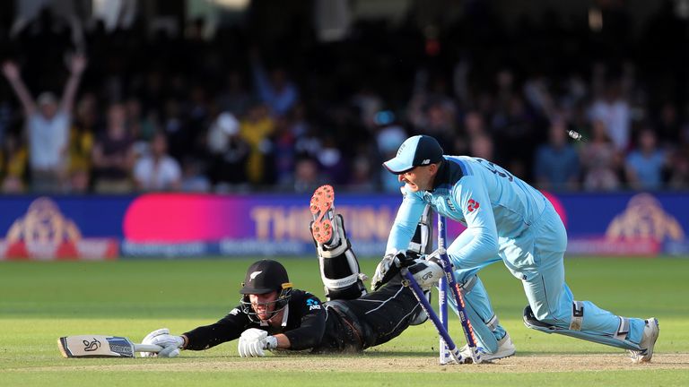 England's Jos Buttler defeated New Zealand's Martin Guptill in the Super Over to win the Cricket World Cup final