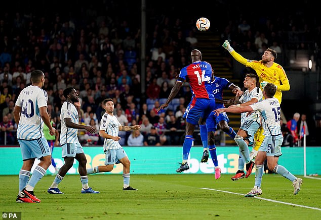 Neither team managed to find a breakthrough at Selhurst Park with both defenses at the top