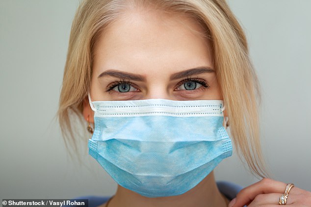 Sheffield Health bosses are urging hospital visitors to wear face masks again amid a rise in flu and Covid cases.  (Stock photo)