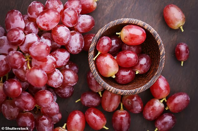 A new study suggests that grapes are just as good for your eyes as carrots, which have long been known for their vision-enhancing effects