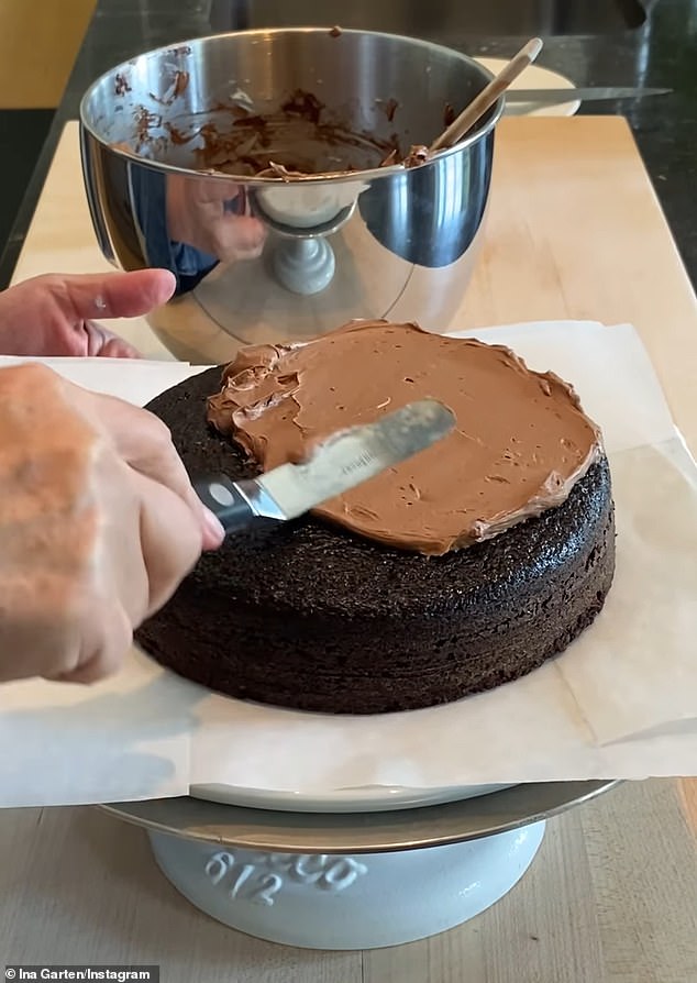 The 75-year-old chef showed her 4.1 million Instagram followers exactly how she makes a 'professional' looking cake after a fan's question was asked