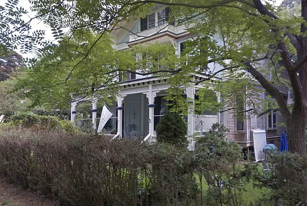 The gardens around the house also contain a tree house and offer opportunities for a garage and a swimming pool