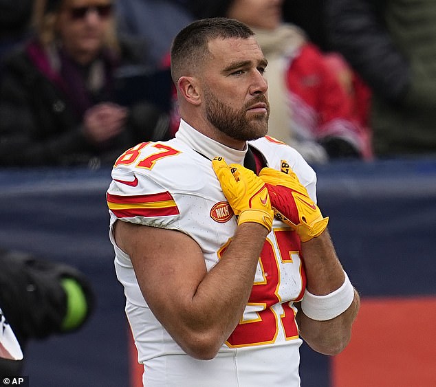 Travis Kelce and the Chiefs are struggling in the first half in Denver this weekend