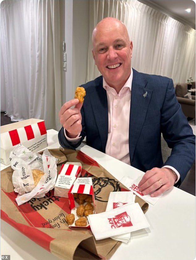 New Zealand opposition leader Christopher Luxon (pictured) has been criticized online after posting this photo of himself eating KFC less than two weeks before the election