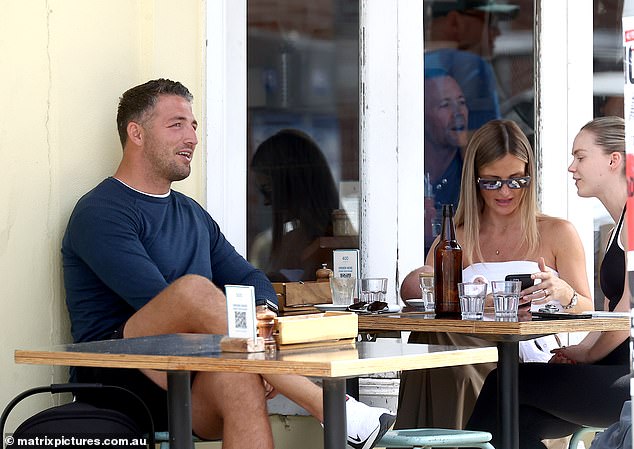 The soccer family was spotted enjoying breakfast in the beautiful Bondi spring morning sunshine