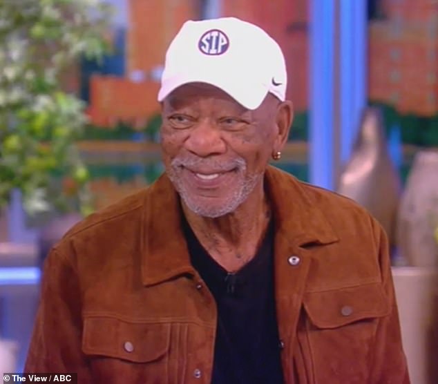 Fans of The View were not happy on Wednesday when Morgan Freeman's performance lasted less than ten minutes