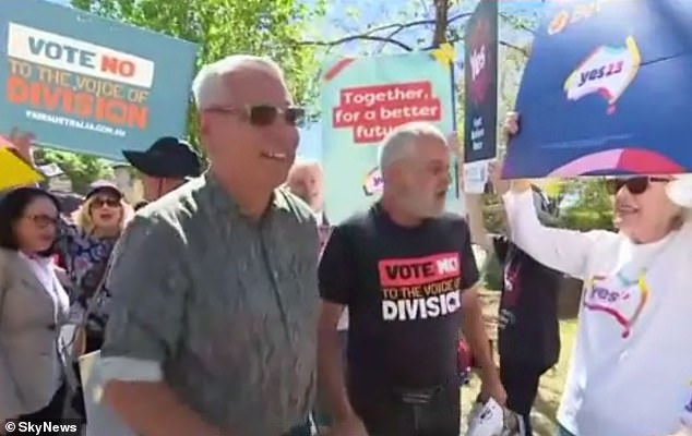 Warren Mundine was heckled and jeered by Yes campaigners as he cast his referendum vote at a polling center in Willoughby on Sydney's lower north shore on Friday.