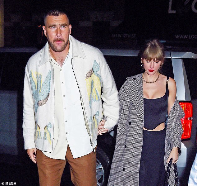 Taylor Swift and Travis Kelce hold hands as they arrive at the SNL afterparty this weekend