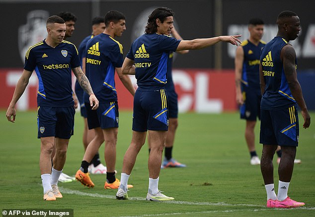Edinson Cavani (centre) could play for Boca, who are looking for their seventh title