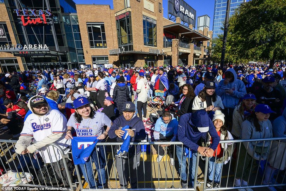 An estimated 250,000 to 300,000 fans are expected in Arlington, Texas, a suburb of the Dallas-Forth Worth area.