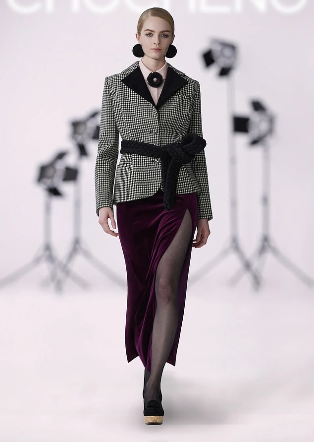 From the striking monochrome pattern to the contrasting velvet lapels, Chocheng has mirrored the statement piece