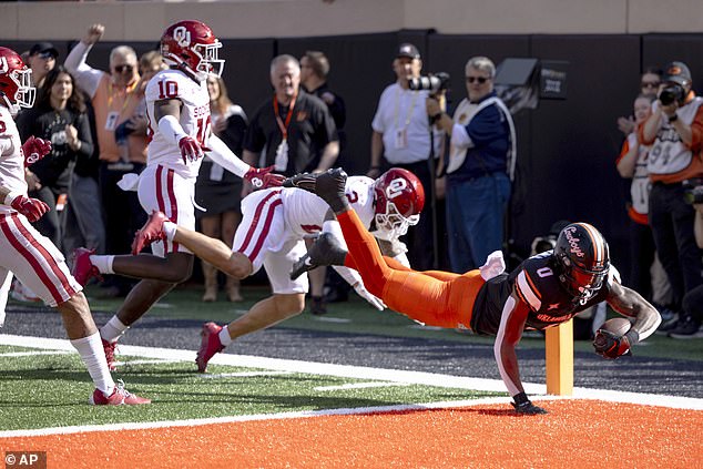 The 22nd-ranked Cowboys defeated the ninth-ranked Sooners 27-24 in an extremely close game