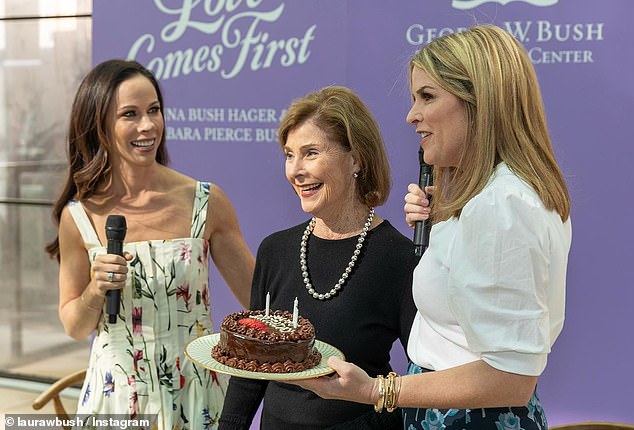 1699317974 252 Jenna Bush Hager and her twin sister Barbara have dinner