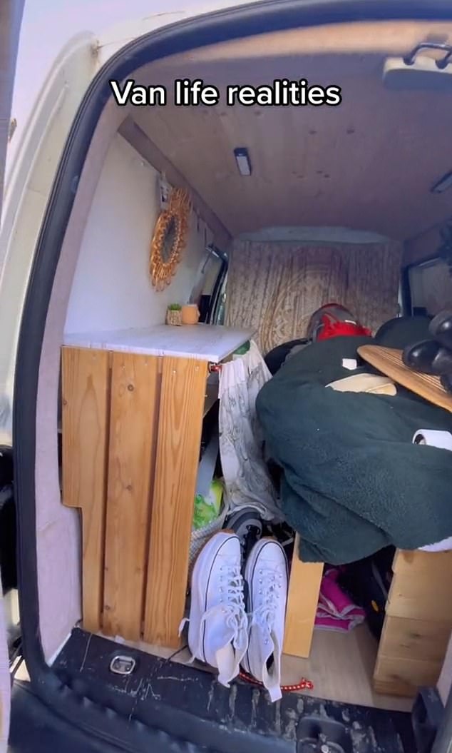 In a post on 'From life realities', Hanna highlighted how her belongings had all 'fell out of boxes while driving'