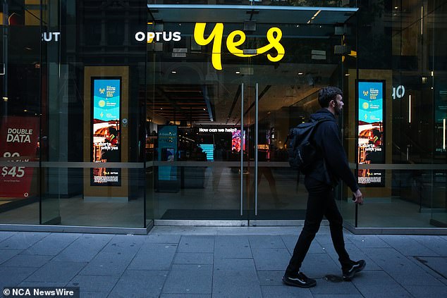 The Optus network crashed on Wednesday, cutting off phone calls, text messages and internet access for 10 million customers