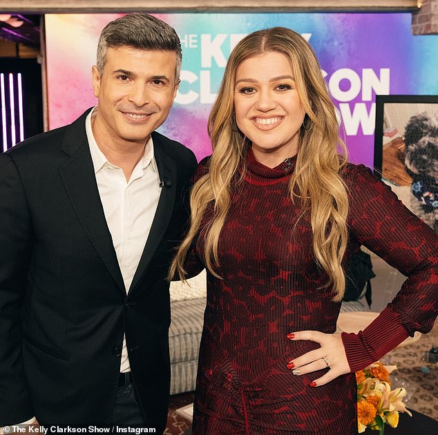 “It's a MAGIC day on Kelly with Taylor & Taylor Lautner, #Lightlark author Alex Aster and magician Asi Wind,” read the caption for the show's Instagram page;  seen with Asi Wind