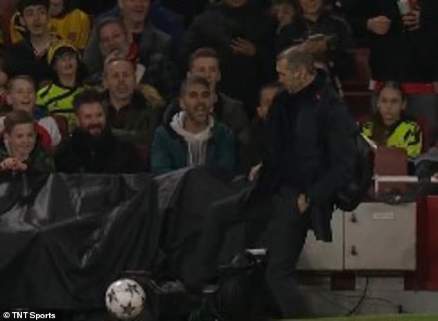 Shooting legend Keown was caught on camera trying in vain to control a wayward ball at the Emirates