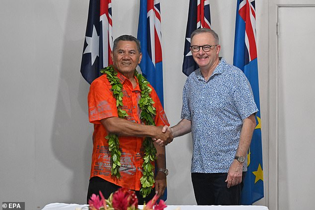 Pictured: the Prime Minister of Tuvalu, Kausea Natano, and the Prime Minister of Australia, Anthony Albanese