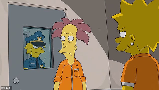 With the help of her sister-turned-prison guard Maggie, she waits for Sideshow Bob in his prison cell, where she reveals her split personality.