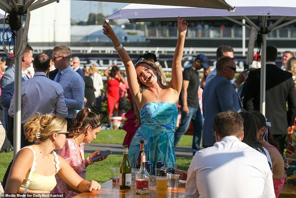 As always at such events, the champagne flows freely, just like other drinks