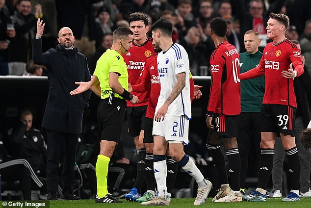 Erik ten Hag (left) publicly criticized Rashford for publicly celebrating his 26th birthday