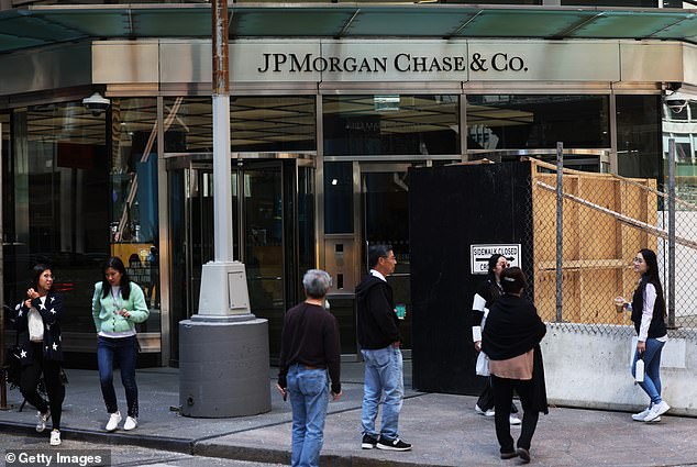 JPMorgan, America's largest bank, had reached a tentative settlement in June, avoiding a possible civil lawsuit in Manhattan Federal Court.