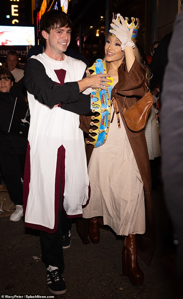 Grande attended the performance with a friend, both dressed in medieval garb