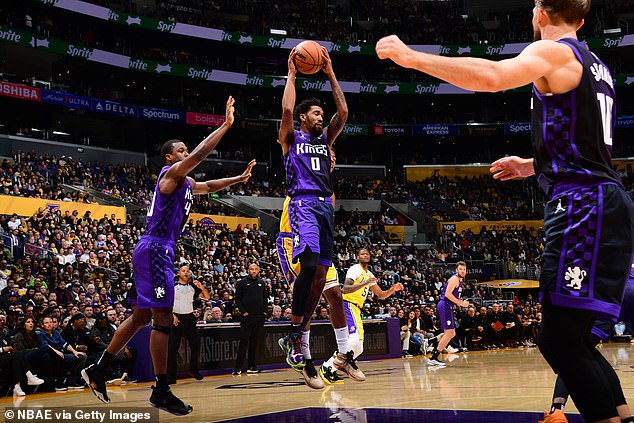 James' heroics weren't enough to stop the Sacramento Kings from crushing the Lakers