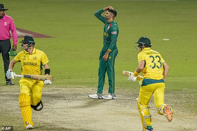 South Africa won the toss and bowled, but paid for that poor decision in Calcutta