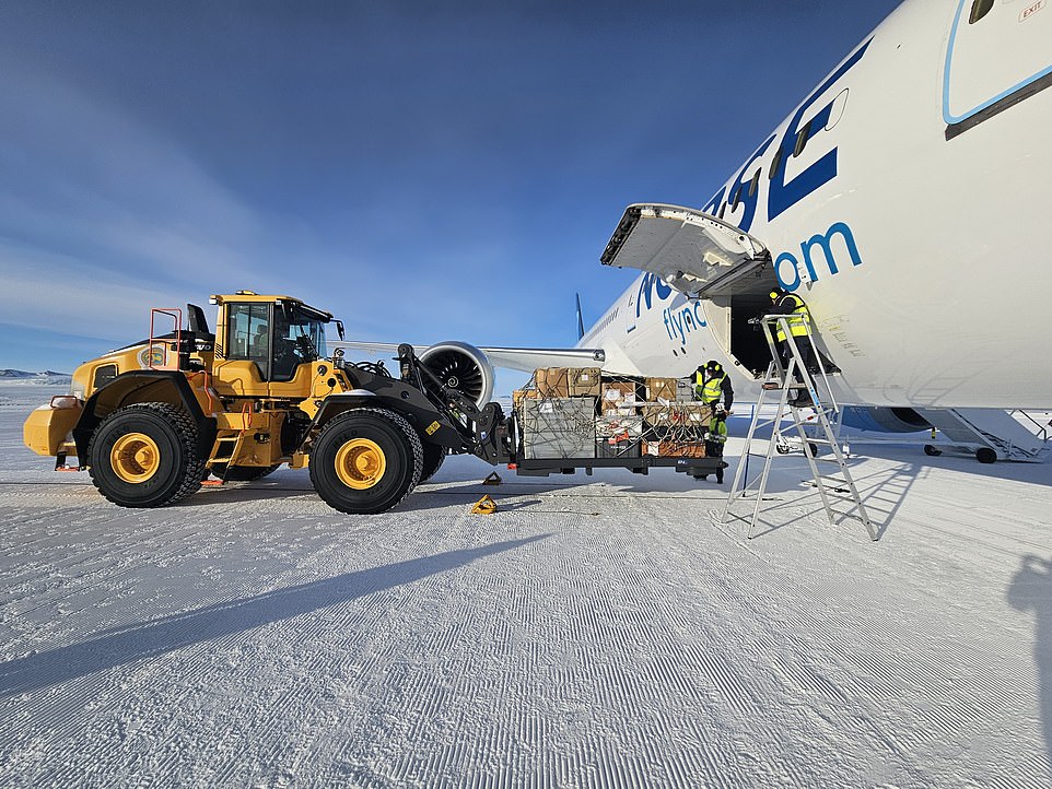 The Dreamliner, contracted by the Norwegian Polar Institute and airline Aircontact, started its journey in Oslo on November 13 and stopped in Cape Town before embarking on the 'challenging' Antarctic leg.