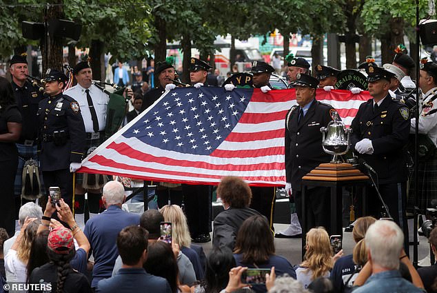 The US continues to hold memorial ceremonies for the victims of September 11, 22 years after the tragedy (Photo: The American flag is unfurled during the 2023 memorial ceremony)