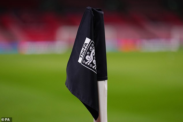 The corner flags were also black, which was chosen by the FA as a tribute to Sir Bobby