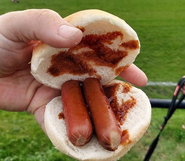 Non-competitive Tow Law Town serves this 'hot dog' for the relatively modest price of £2.50