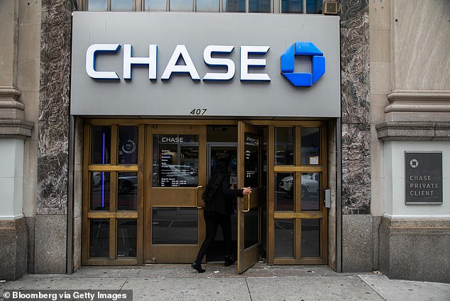 Between Nov. 5 and Nov. 11, Chase reported to the OCC that it would close two branches in Connecticut and Illinois