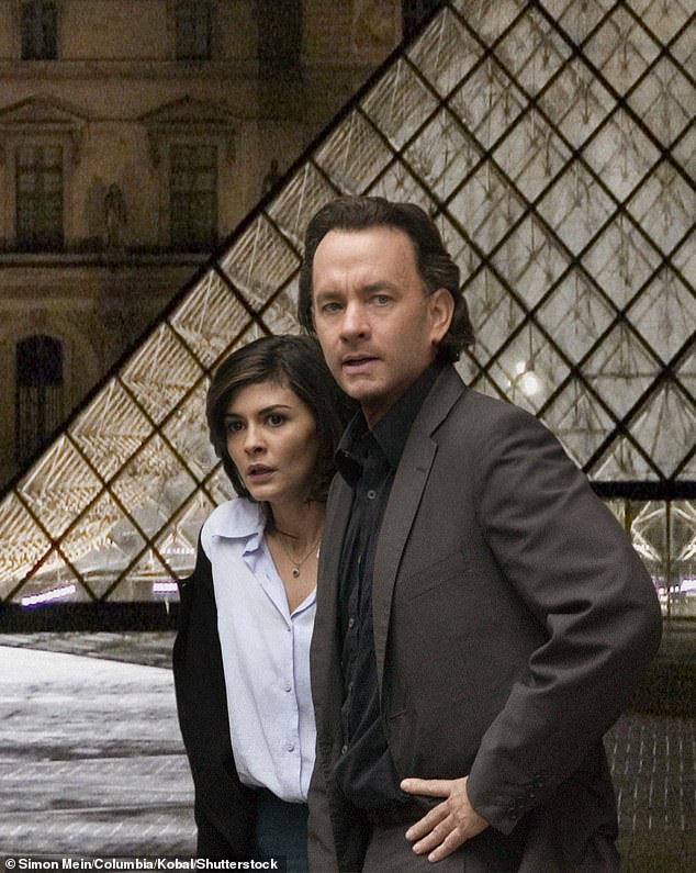 In The Da Vinci Code, symbologist Robert Langdon tells the inspector that he needs to go to the bathroom as an excuse to sneak away and continue his investigation alone.