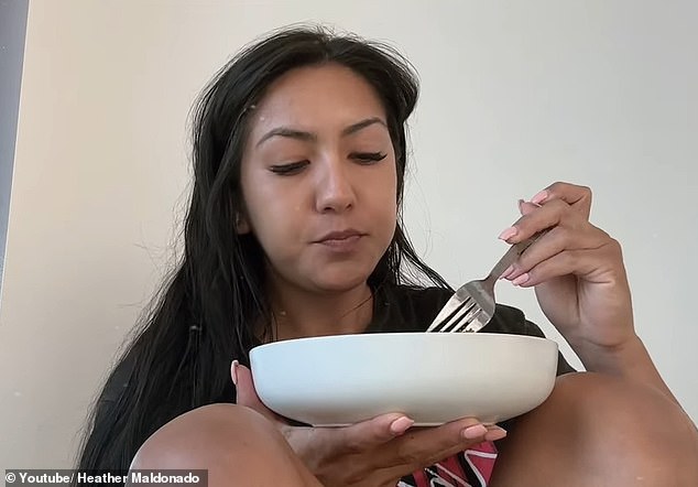 When she ate healthy meals, she watched transformation videos on YouTube to keep herself motivated