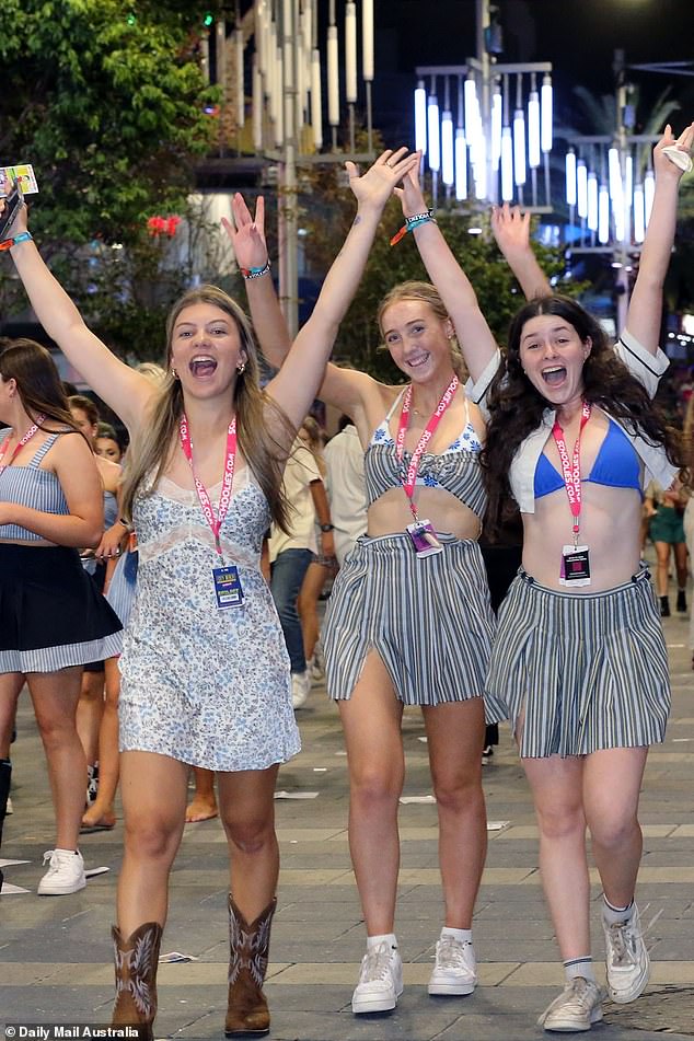 Raise your hands if you're having a blast at Schoolies on the Gold Coast...