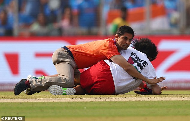 1700387811 609 Cricket World Cup final hit by pro Palestine protester as pitch