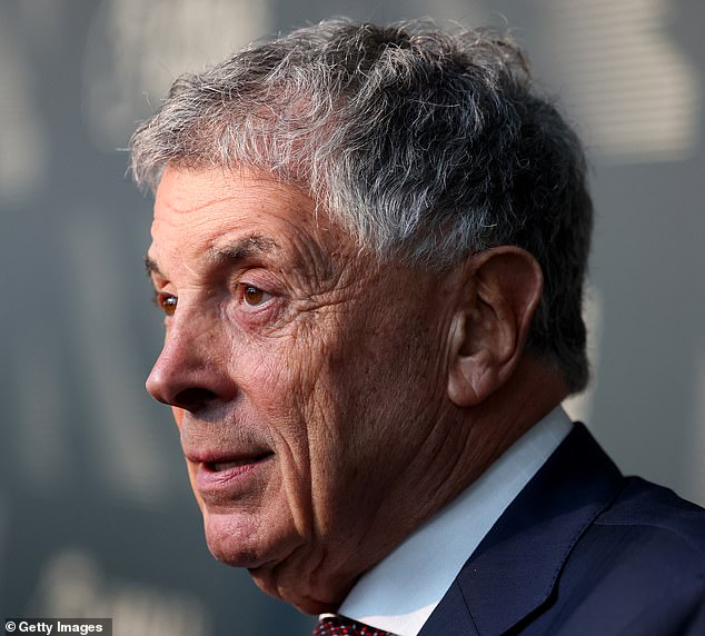 David Dein, who was the club's vice-chairman between 1983 and 2007, said the tirade damaged the Gunners' image.