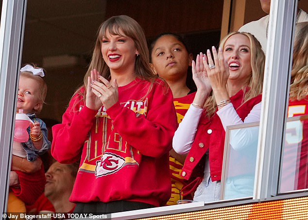 Swift has become a fixture at Chiefs games, much to the delight of Manning's three girls
