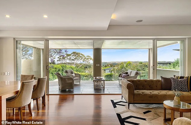 The KIIS FM radio star bought the property last week above the $13 million per head price list of the planned auction, the Wentworth Courier reports