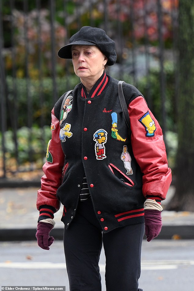 Sarandon wore the same bomber jacket with Simpsons characters stitched on it and her name