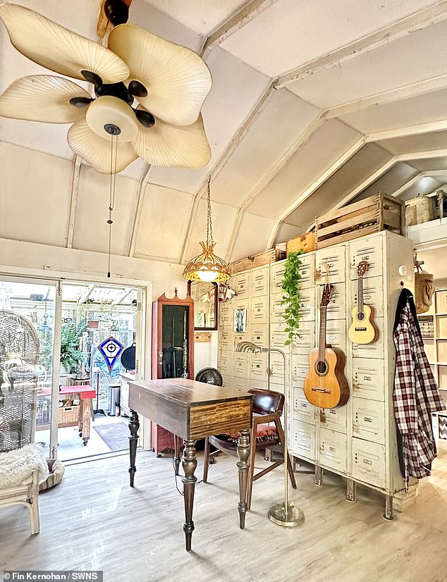 The couple even created a quirky office in their cabin, which was outfitted with mismatched shabby chic furniture